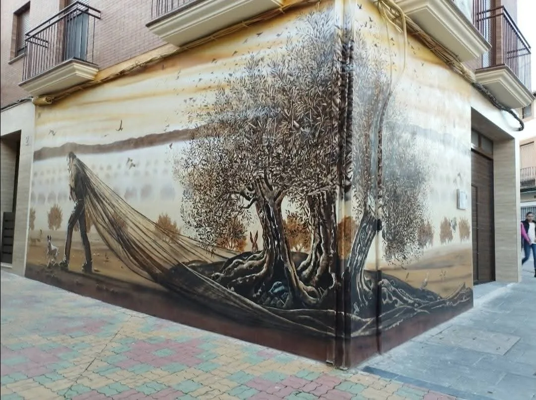 Mural de Faustino Castillo con temática del olivar
