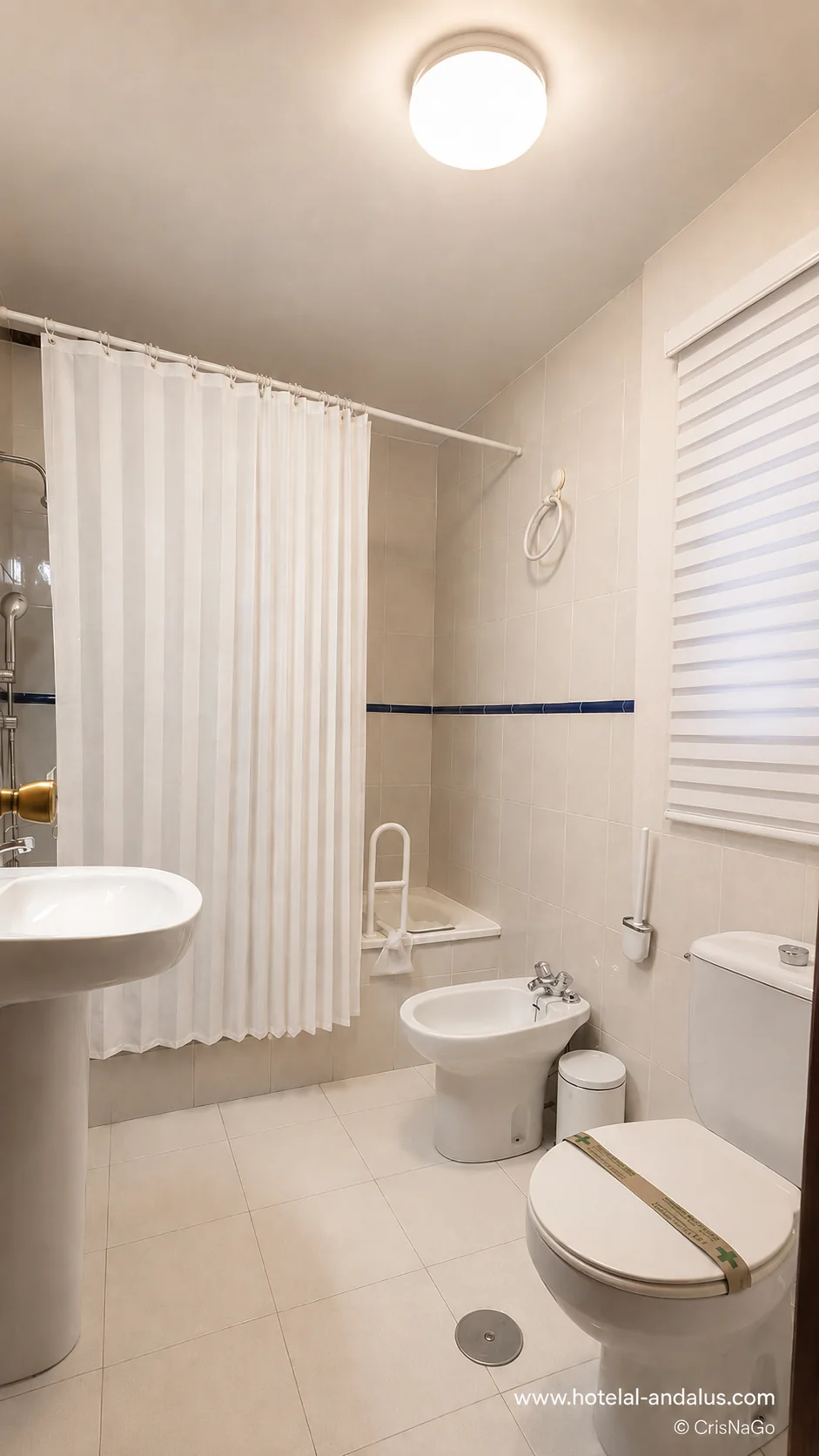 Private bathroom at Hotel Al-Andalus Peal