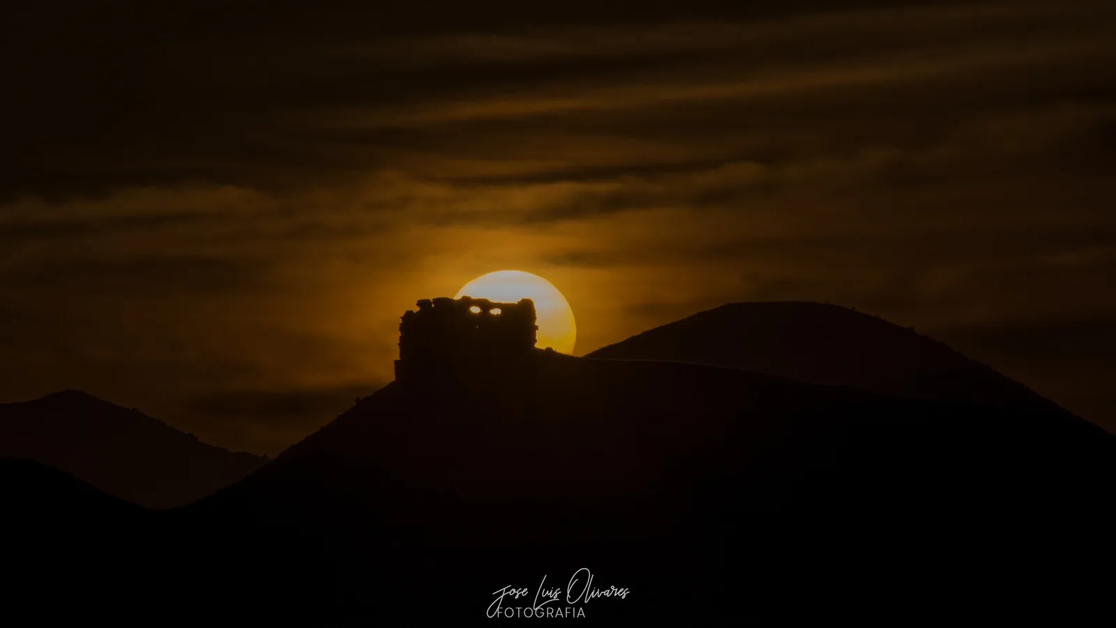 Sunset over Toya Castle