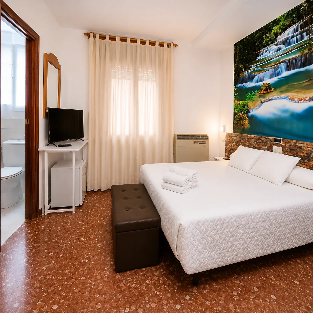 Real double room at Hotel Al-Ándalus Peal