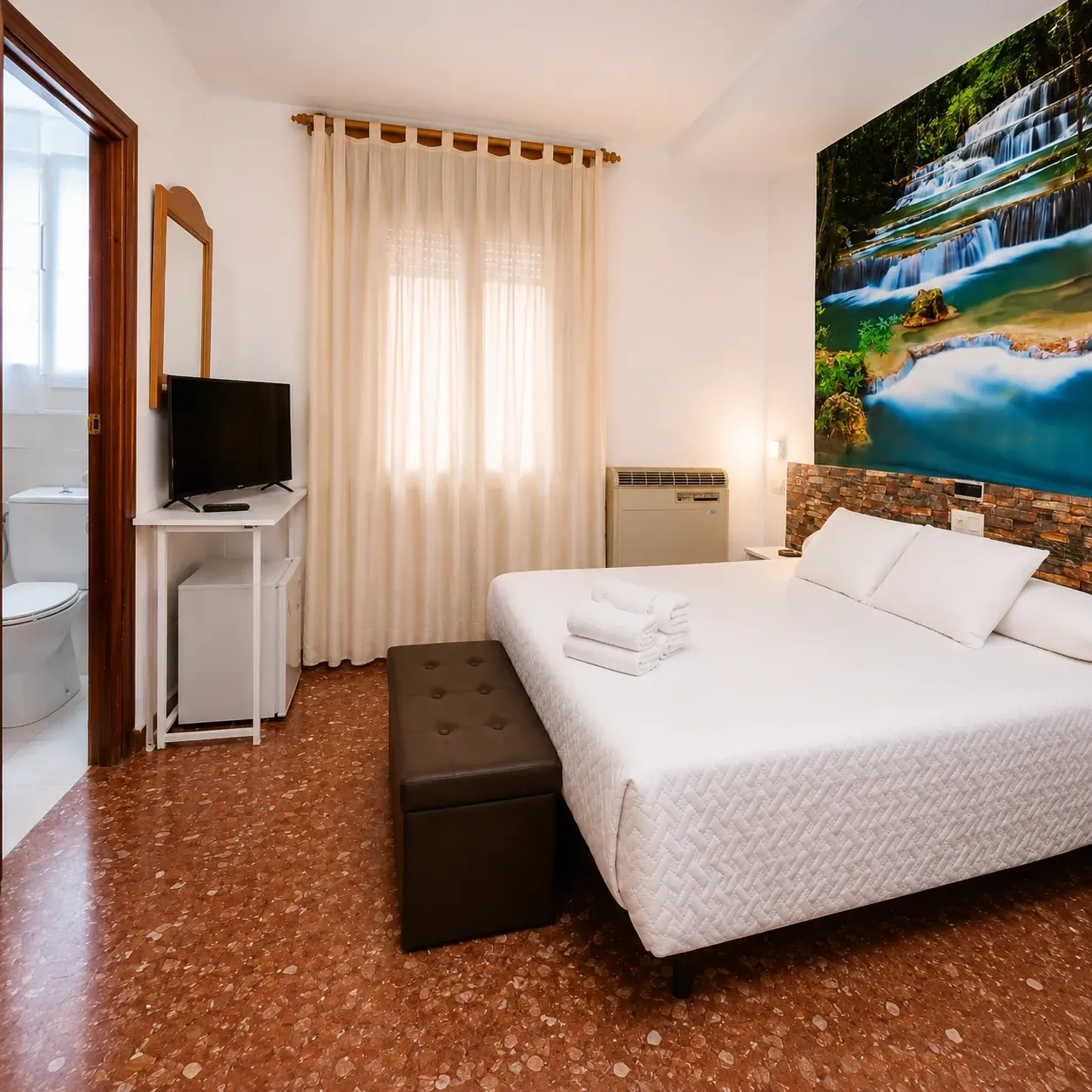 Real double room at Hotel Al-Ándalus Peal