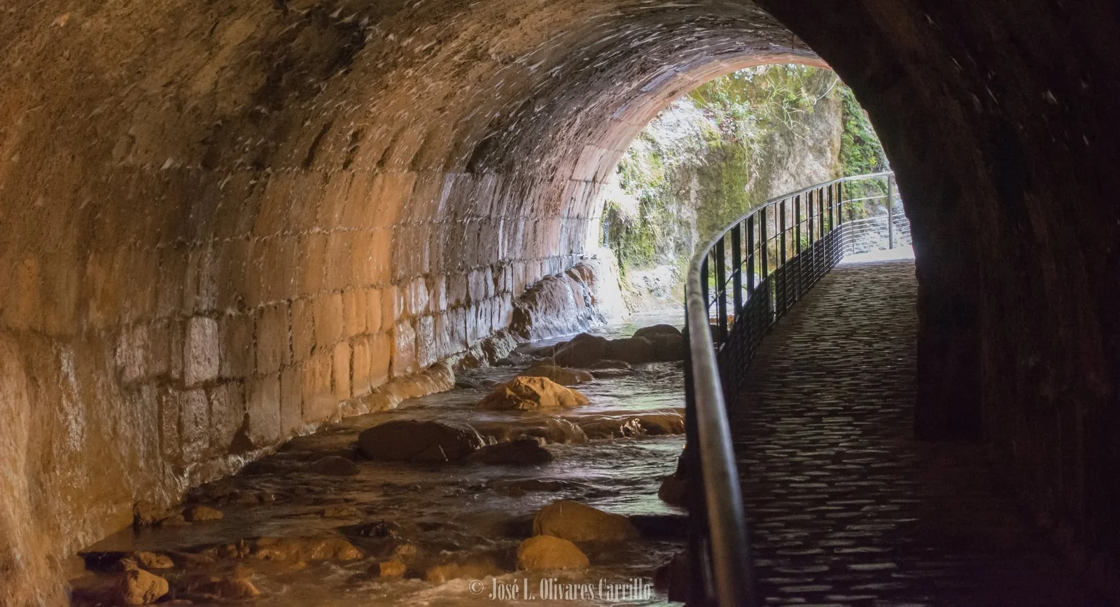 Interior de la Bóveda del Río Cerezuelo en Cazorla