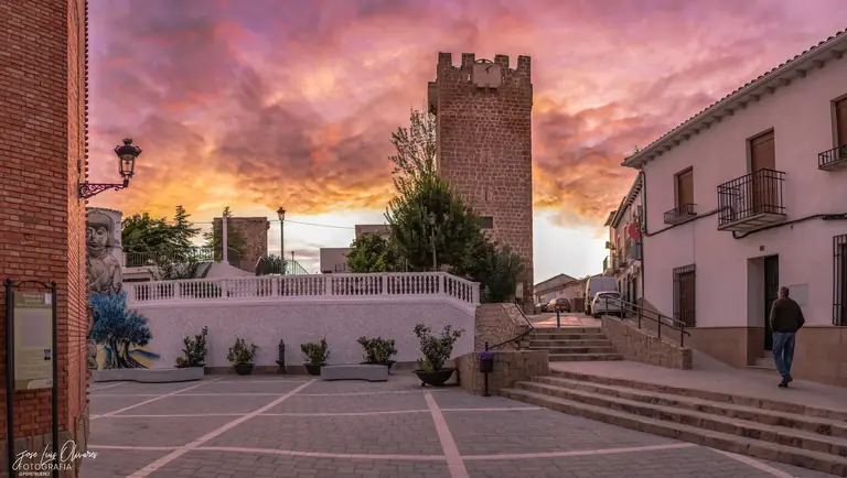 Torre del Reloj y Torre Mocha, torres medievales de Peal de Becerro